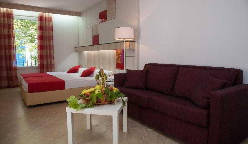 Hotel Slovenska Plaza Standard บุดวา ภายนอก รูปภาพ