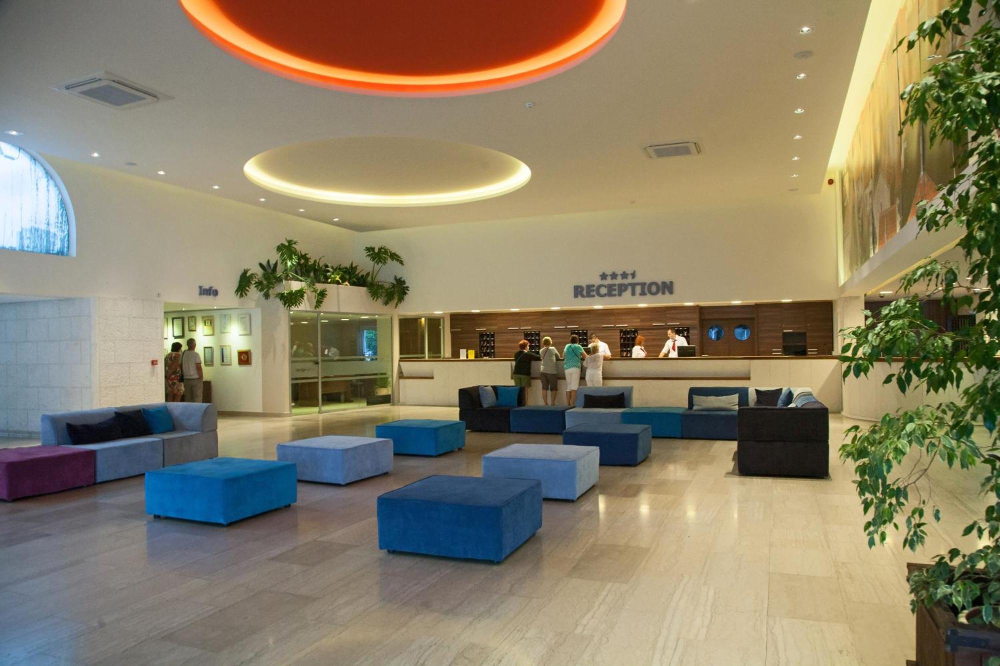 Hotel Slovenska Plaza Standard บุดวา ภายนอก รูปภาพ